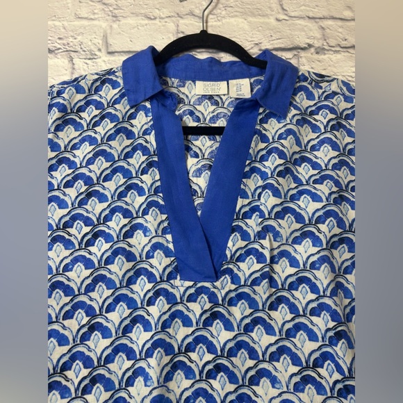 Sigrid Olsen Blue and White Linen Top. VNeck. Size Medium. 100% Linen. - Picture 3 of 8